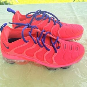 Nike Air Vapormax Plus Bright Crimson Pink Blast 2019 Women's Sz 9 CU4907-600